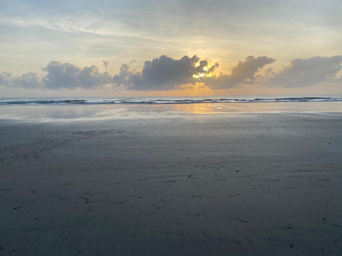 Isix Seaview 2R2B at Timurbay Pantai Balok Kuantan Pahang Bagian luar foto